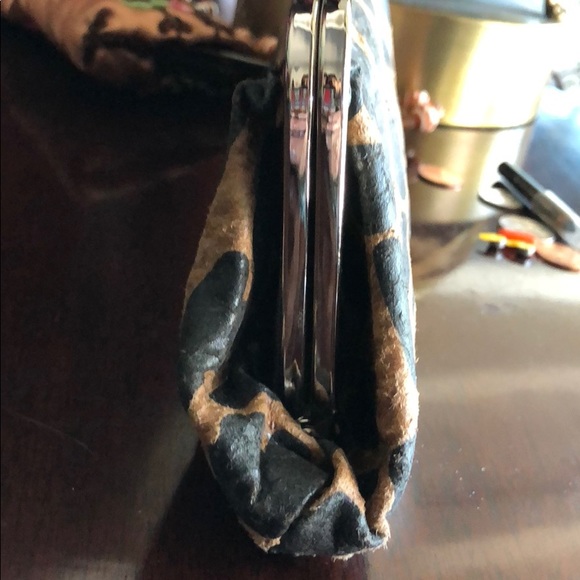 Baqtique Animal Print Clutch - Picture 5 of 5